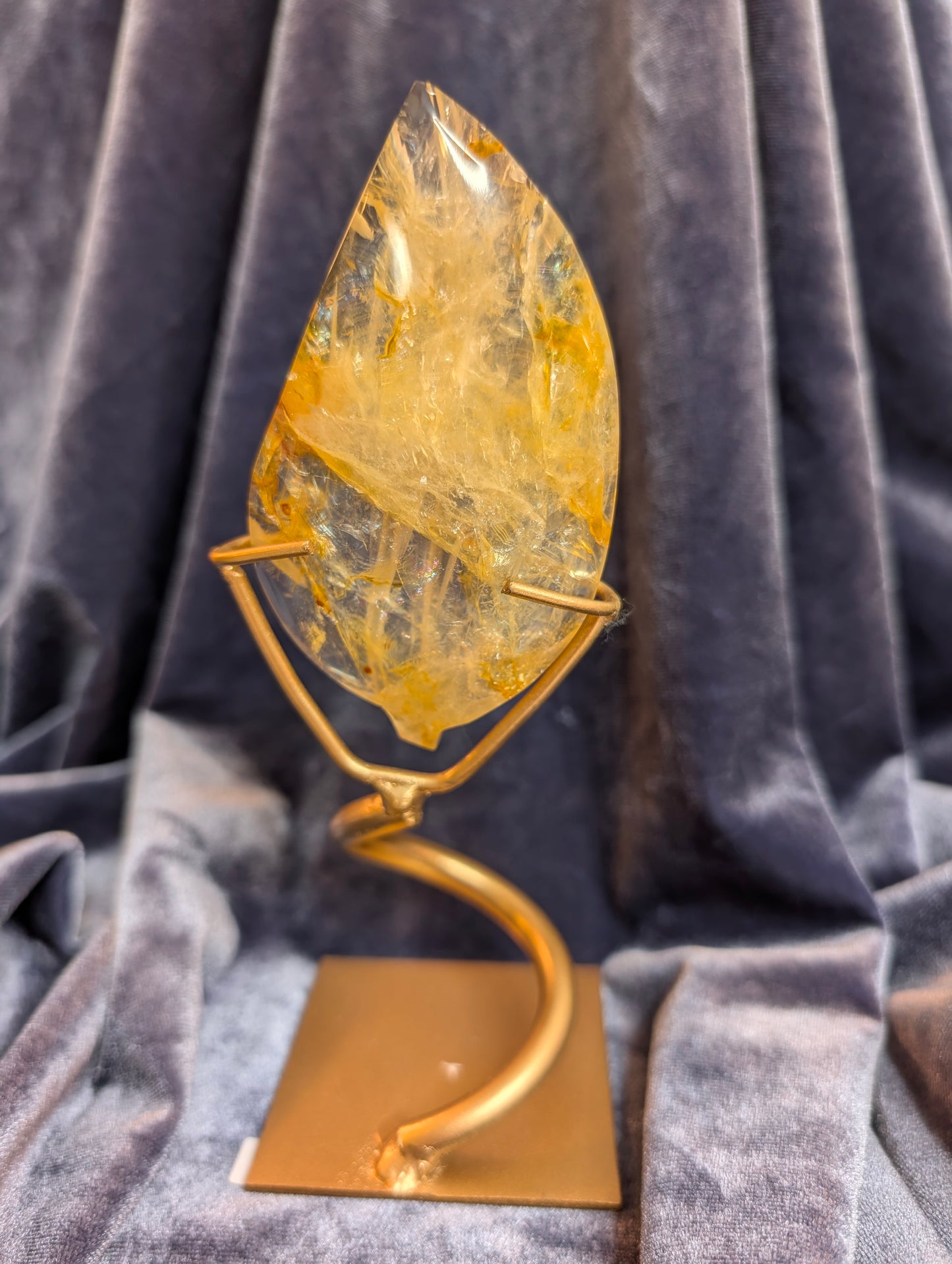 Golden Healer Leaf on Stand